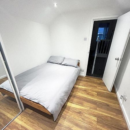 Ak Serviced Apartments - Exclusive Two-Bedroom Apartment 카디프 외부 사진