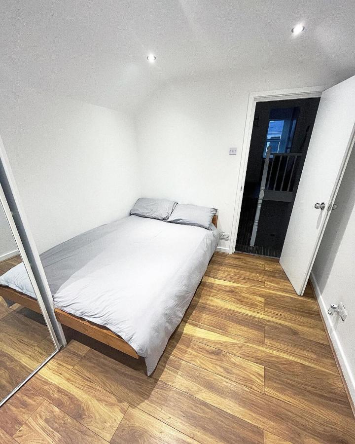 Ak Serviced Apartments - Exclusive Two-Bedroom Apartment 카디프 외부 사진